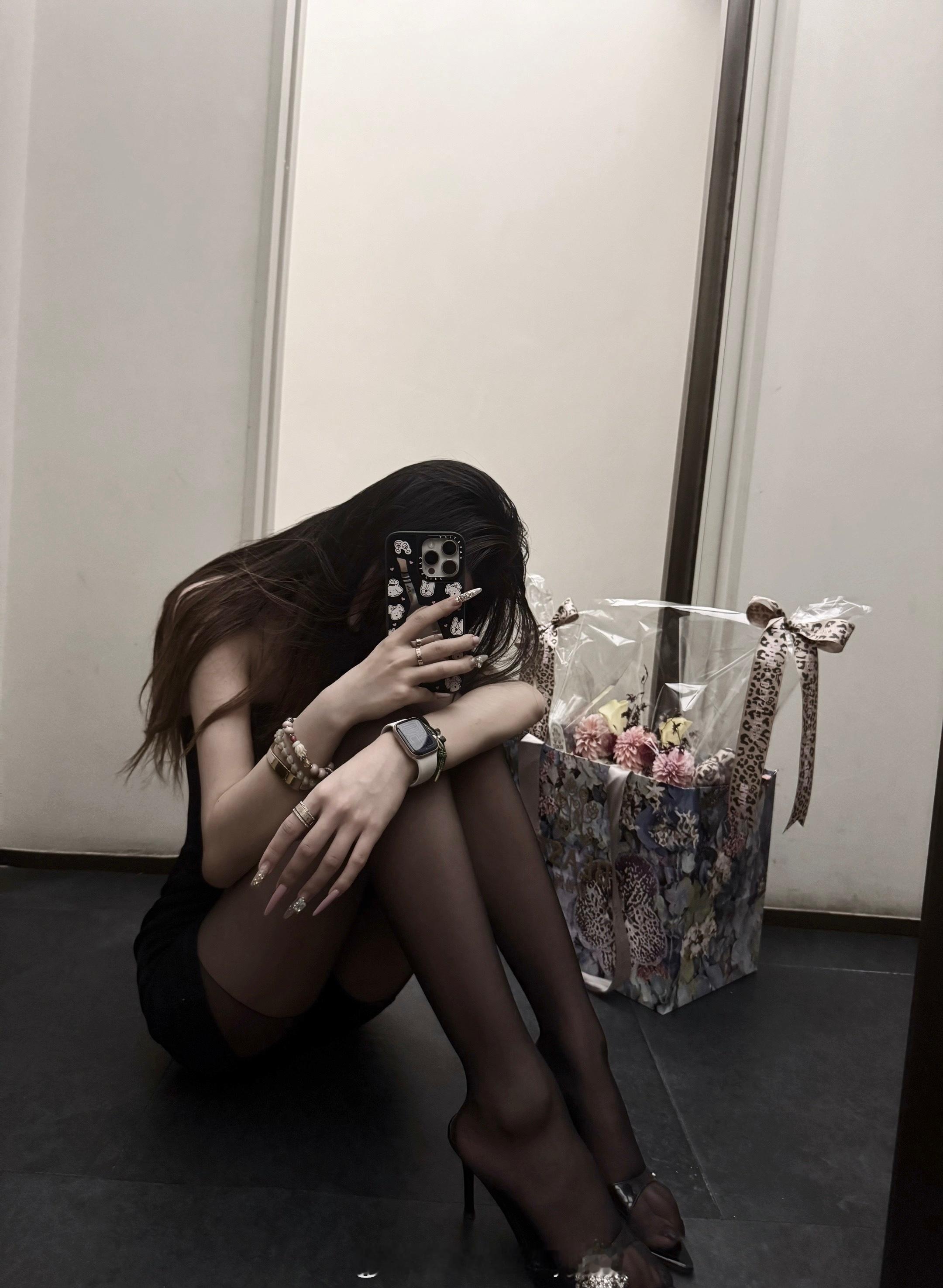 姐都这样了还不够 那你慢慢挑选别的女人吧  ​​​