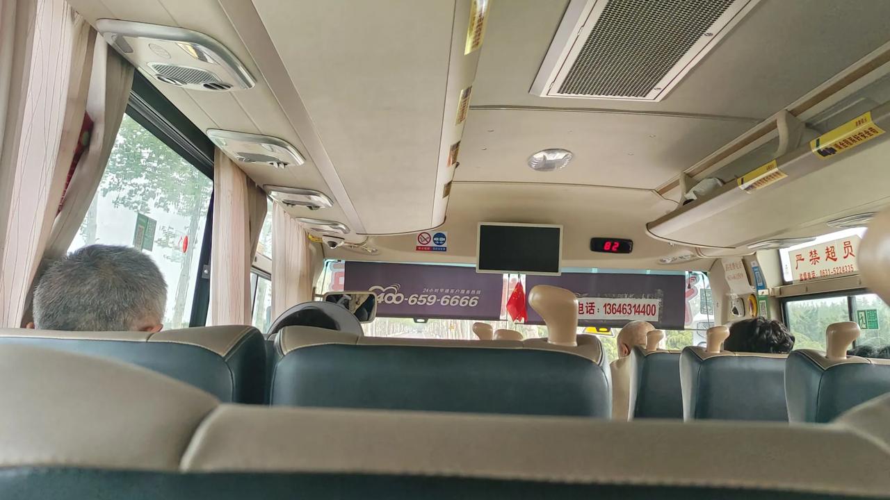 今天坐海阳所到威海的客车回威海了，前天送亲家母和外孙去高铁站，回来忘拿冰箱里的冻