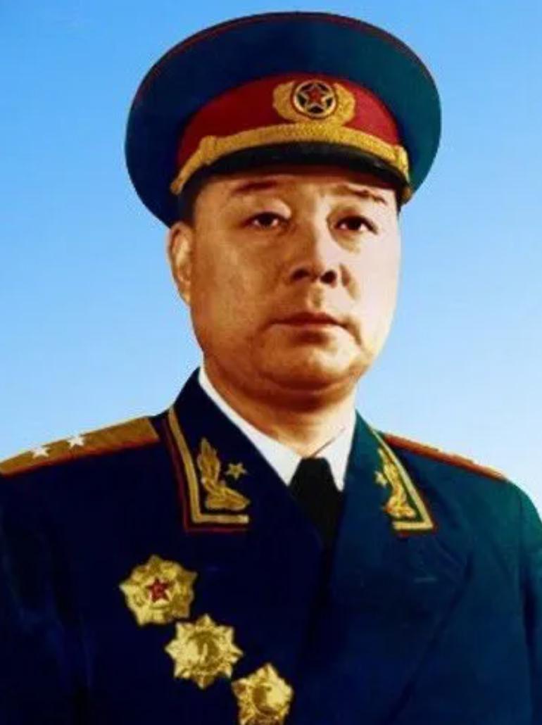 1939年，战友们给24岁的八路军副旅长介绍了一个女排长，谁知，当副旅长去找女排