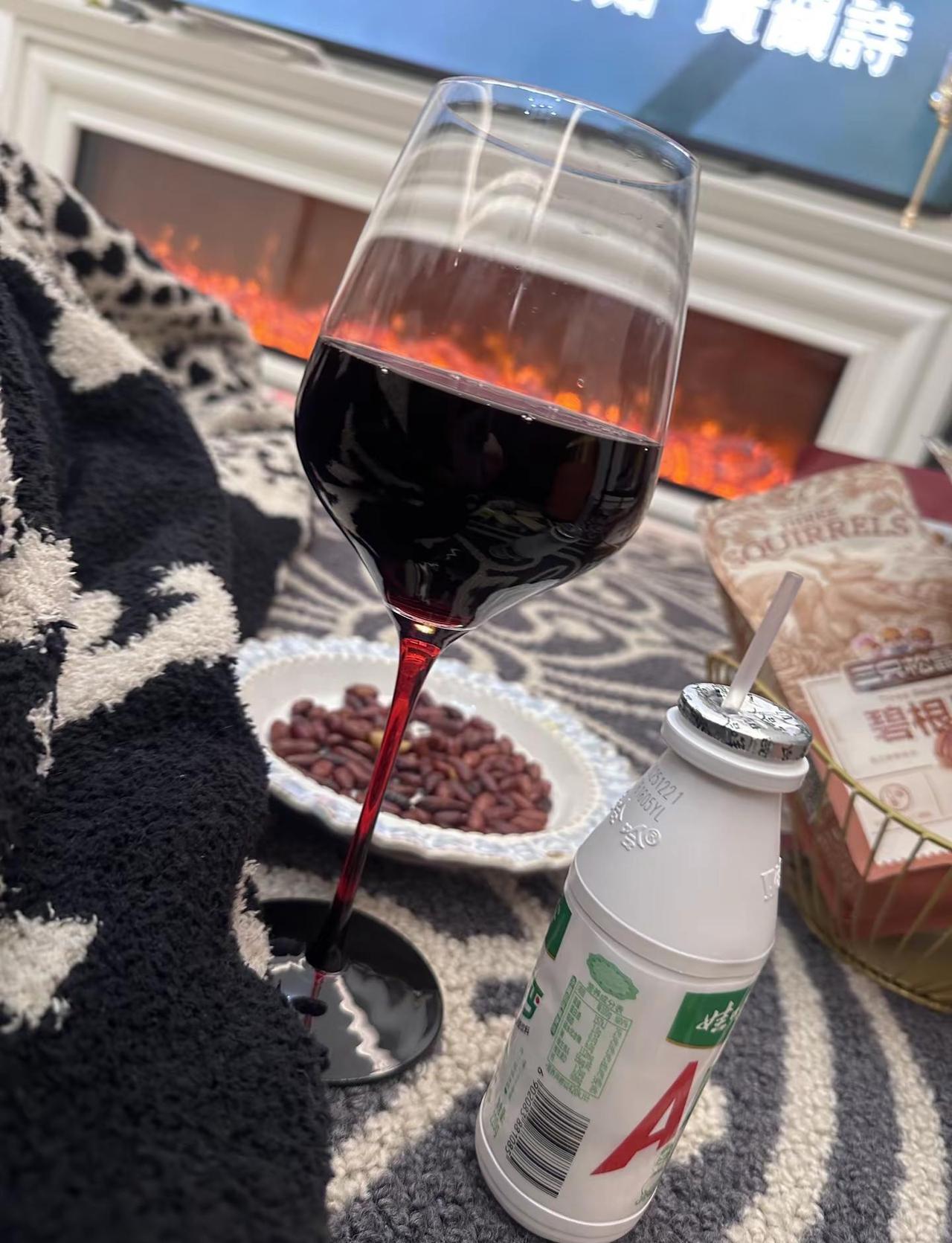 前天还感觉已经入夏了，昨天就又把地暖打开了，说降温就降温～