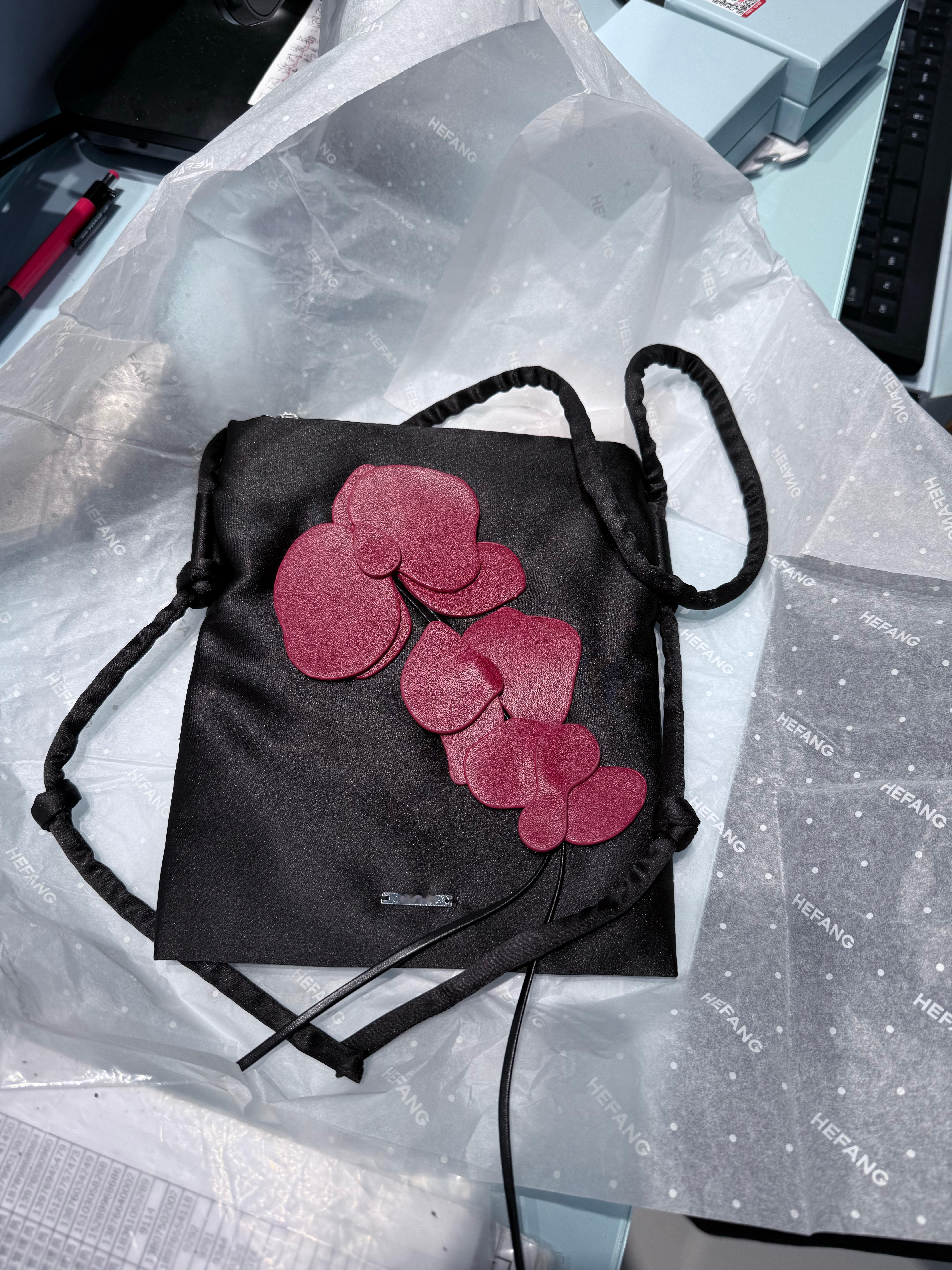 520快乐呀！昨天没抢到的红包的宝子们礼物抽奖！HeFang499的小包包，很适