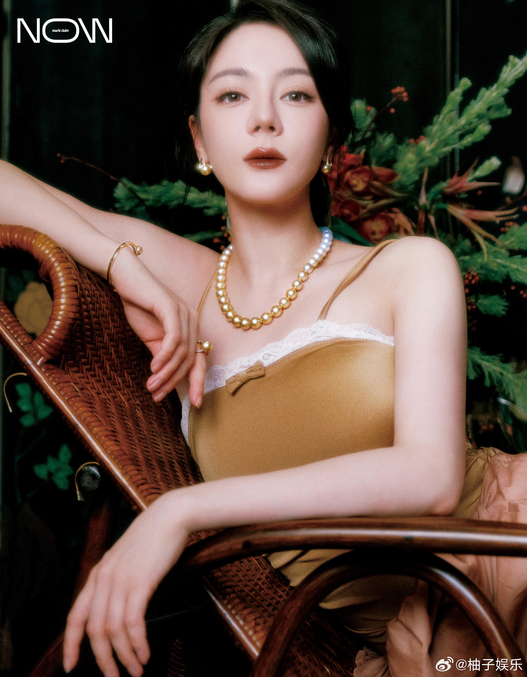 迪丽热巴MarieClaireNOW内页大片，时尚表现力太绝了，眼神里全是故事感