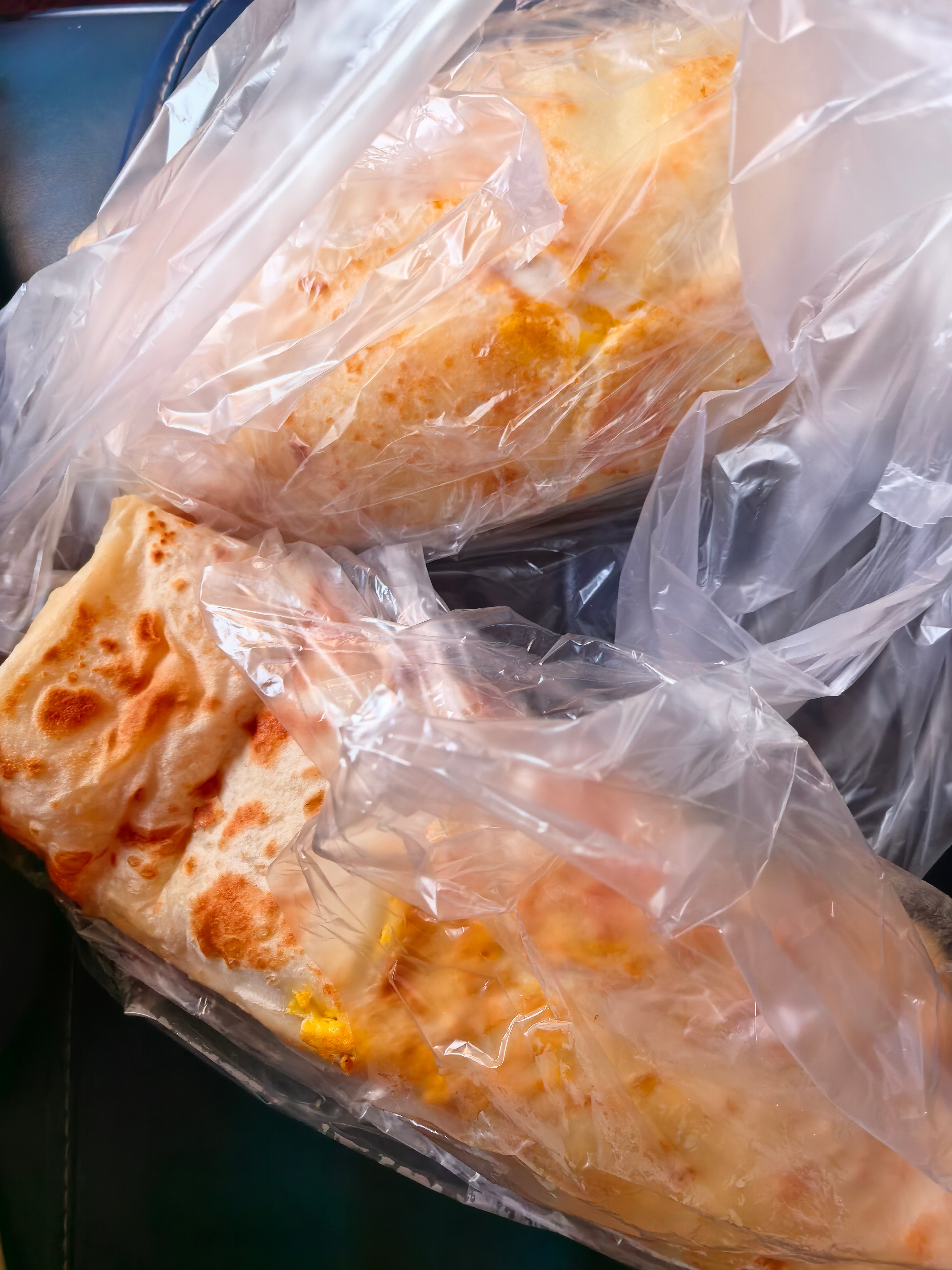 来个鸡蛋灌饼解决一下午饭问题～ 