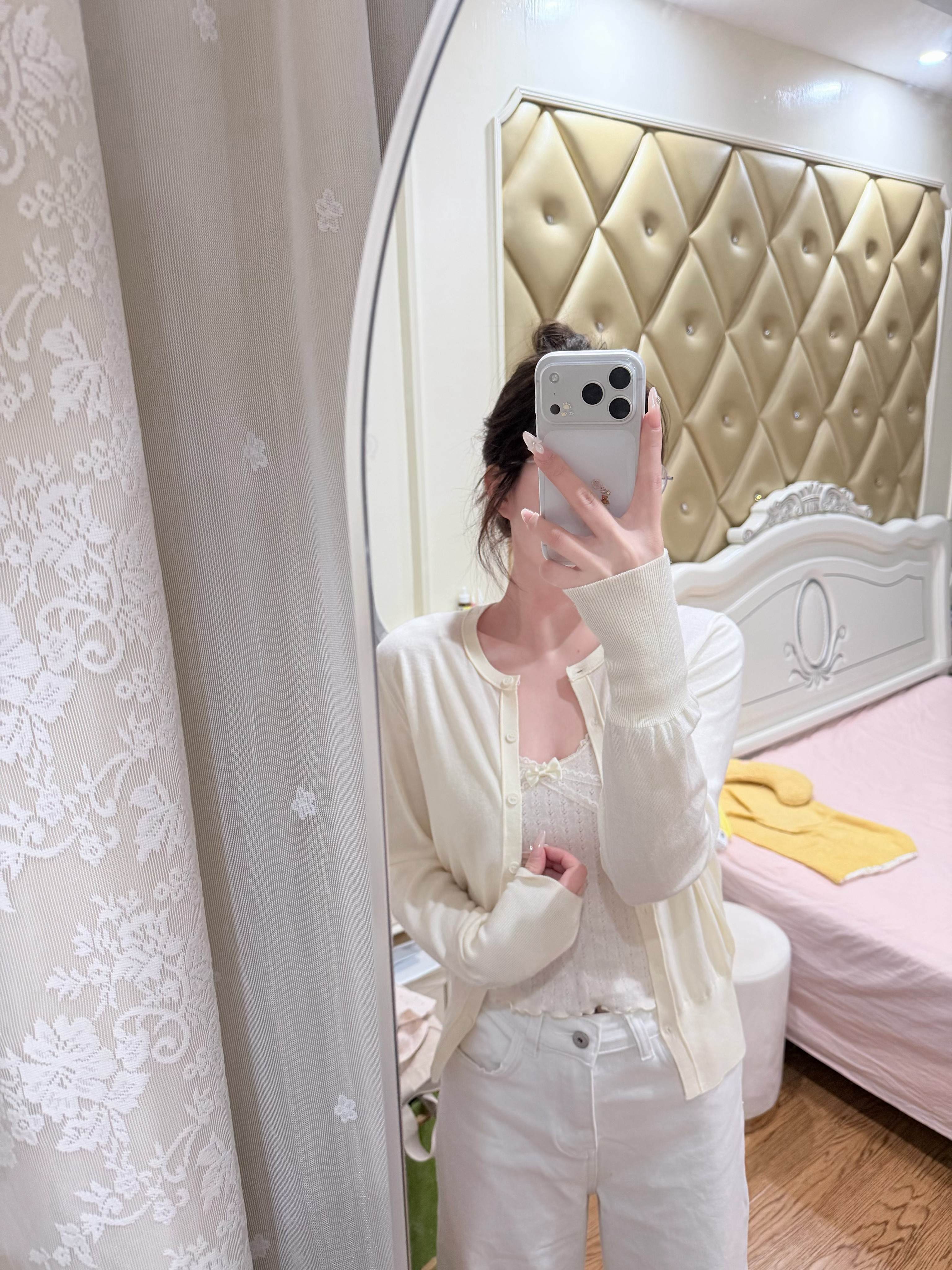 真的很喜欢自己的衣服！！！！！想出门吃个东西随手还是想掏自己的衣服一秒钟思考后衣