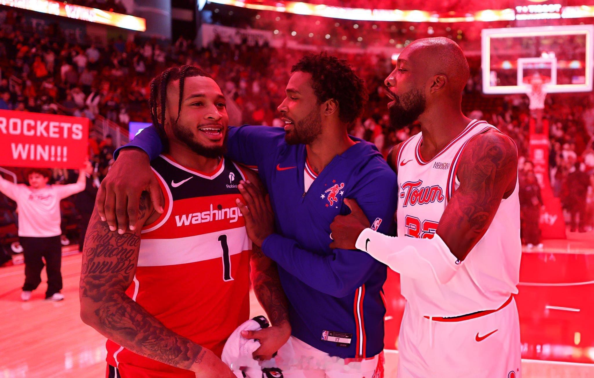 昨日赛后白魔X伊森X老杰夫