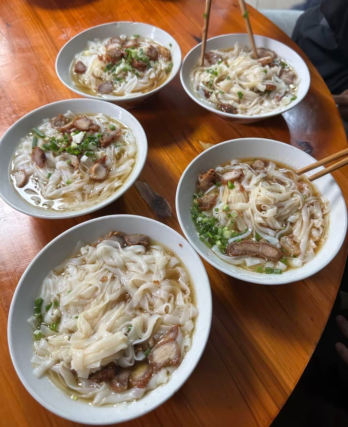 玉林容县县底叉烧粉玉林美食同城热点创作计划 打卡玉林市容县县底镇三角铺叉烧粉！?