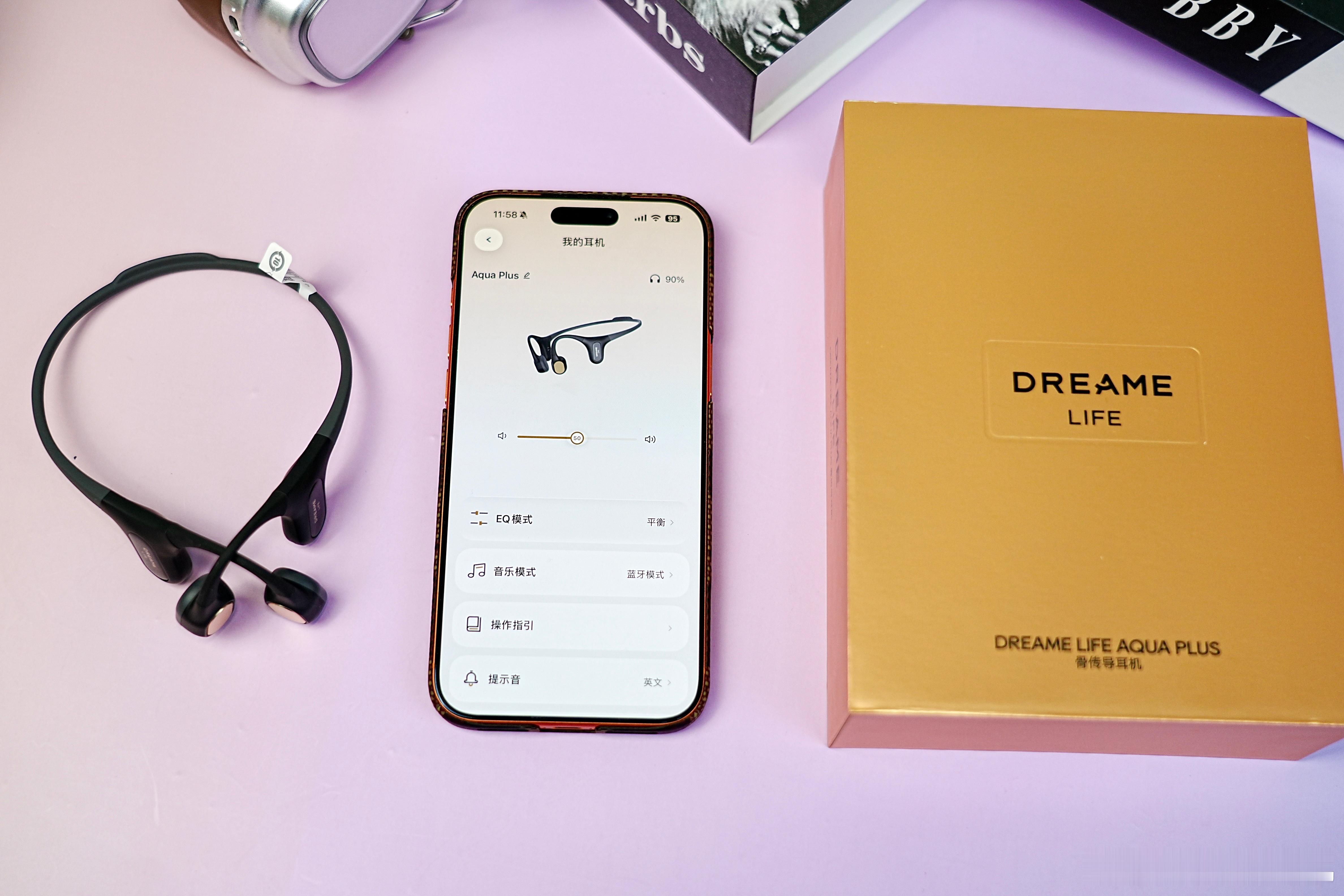 不少小伙伴都有户外运动的习惯，入耳式耳机戴久了耳朵总是不舒服，开放式的骨传导耳机