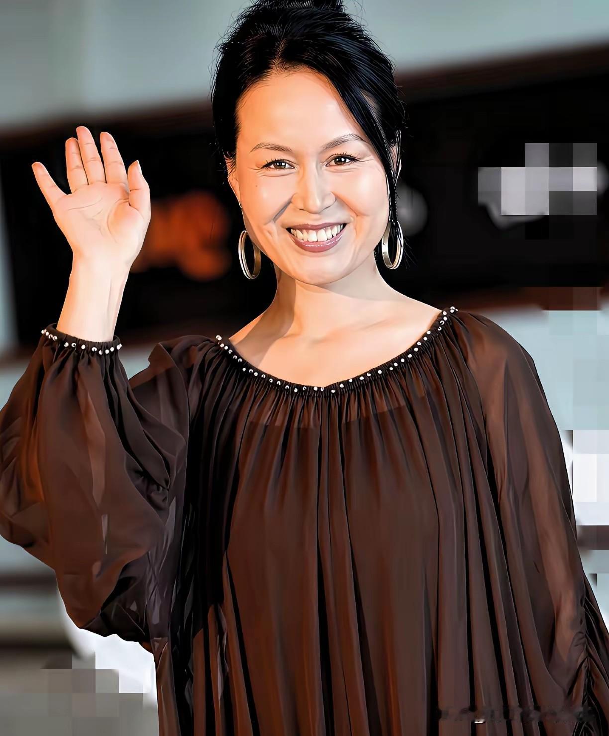 电影《监狱来的妈妈》这几天成了大家讨论的焦点，主角赵箫弘也冲上热搜，有人在评论区