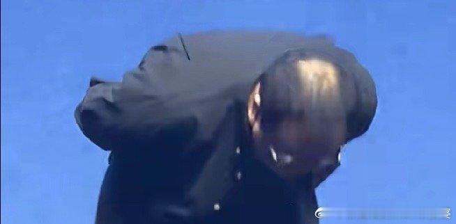 罗永浩自曝ADHD媒体用了罗永浩这个照片。够损。讲真，罗永浩之前对西贝老贾下了狠