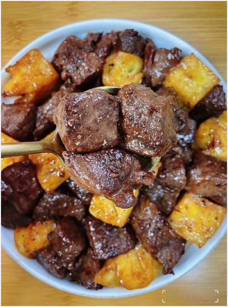 菠萝跟牛肉好搭 ​​​