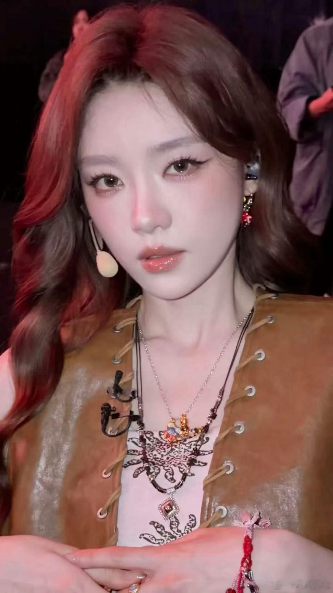张月听到者来女淘汰的反应乘风2026张月没有刻意煽情，全是本能的反应，张月纯粹又
