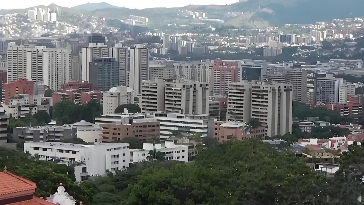 当地时间1月6日，委内瑞拉国民警卫队称，已在全国范围内部署兵力，同时，国家警察局