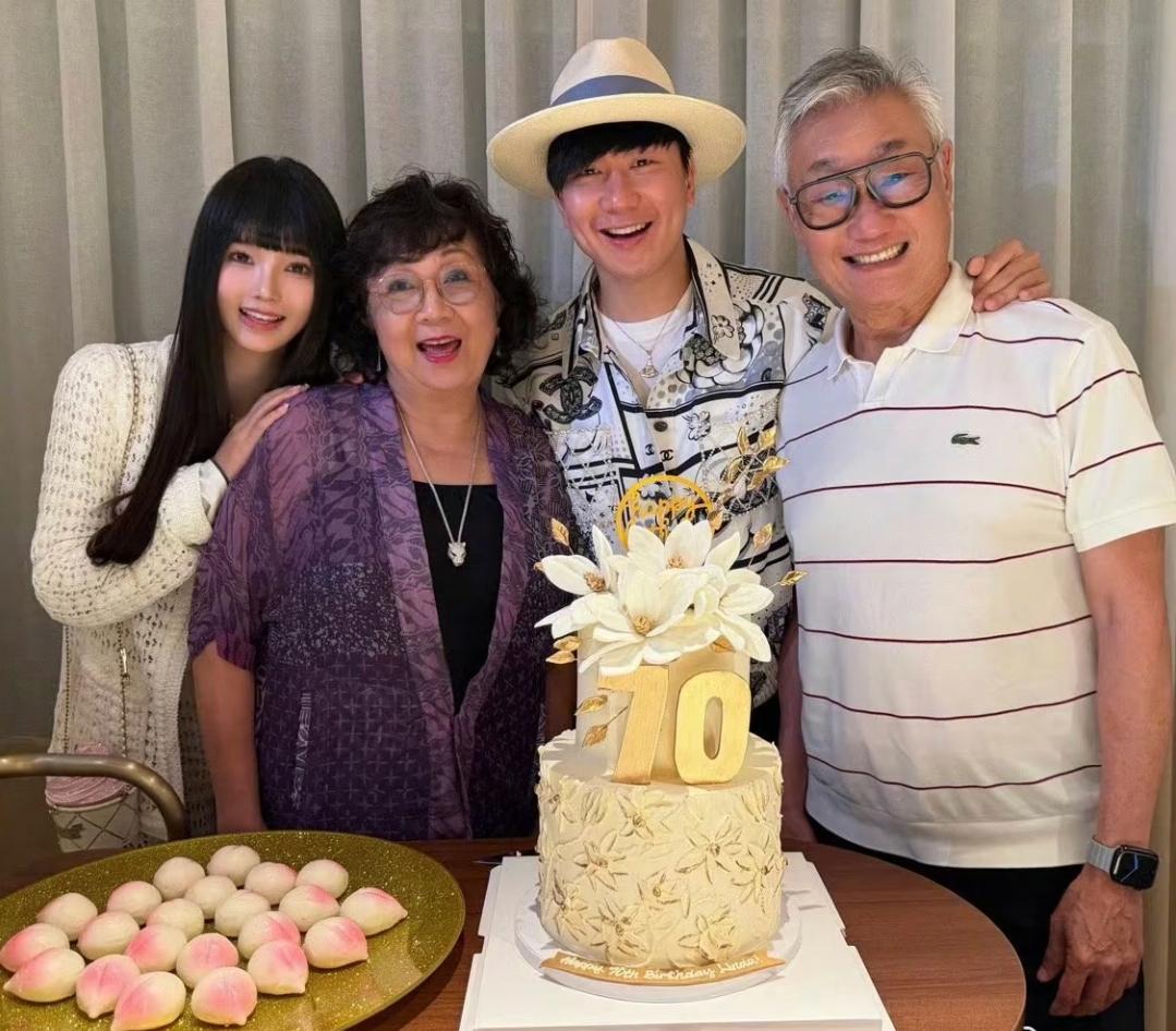 林俊杰也太不容易了吧!
兜兜转转这么多年，眼看马上就要45岁了，终于找到了自己的