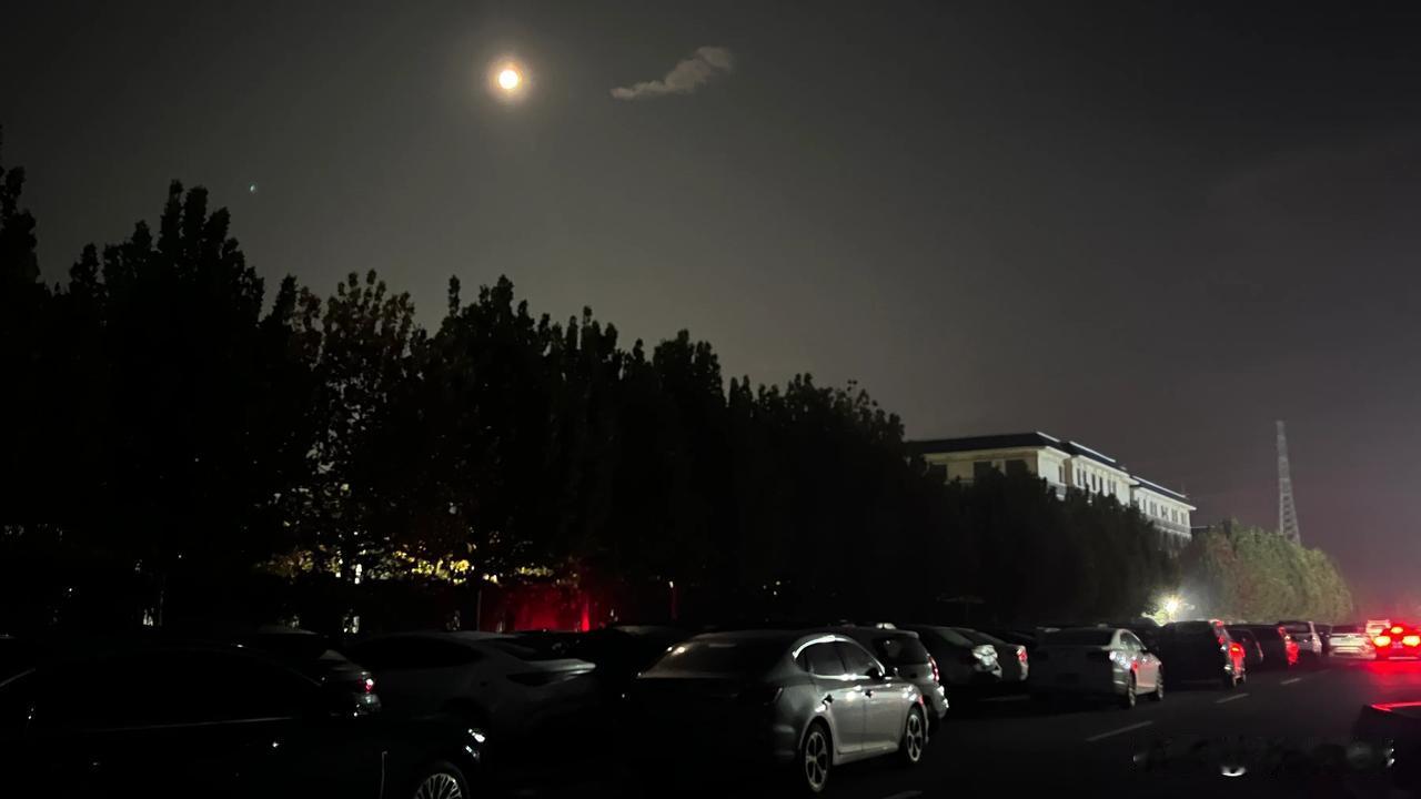 3块钱买个小米粥，里面竟然1粒米都没有