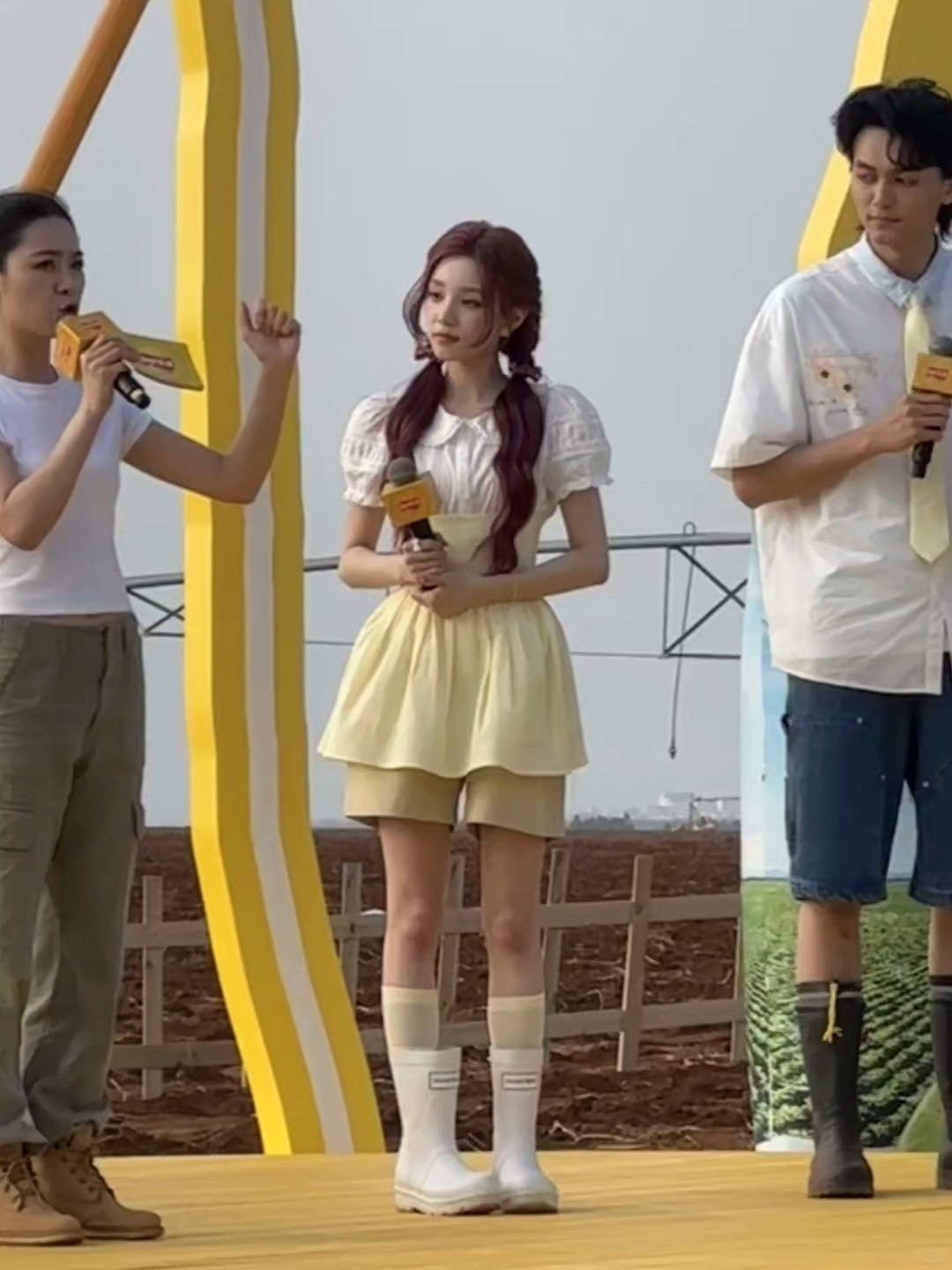 宋雨琦线下活动疑似不舒服宝宝注意身体啊不舒服还营业好心疼 宋雨琦一直走花路吧