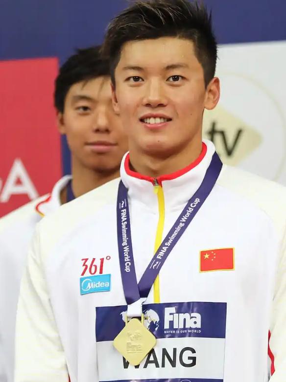 张展硕，2007年5月14日出生于山东，复旦大学新闻学院2025级本科生、中国游