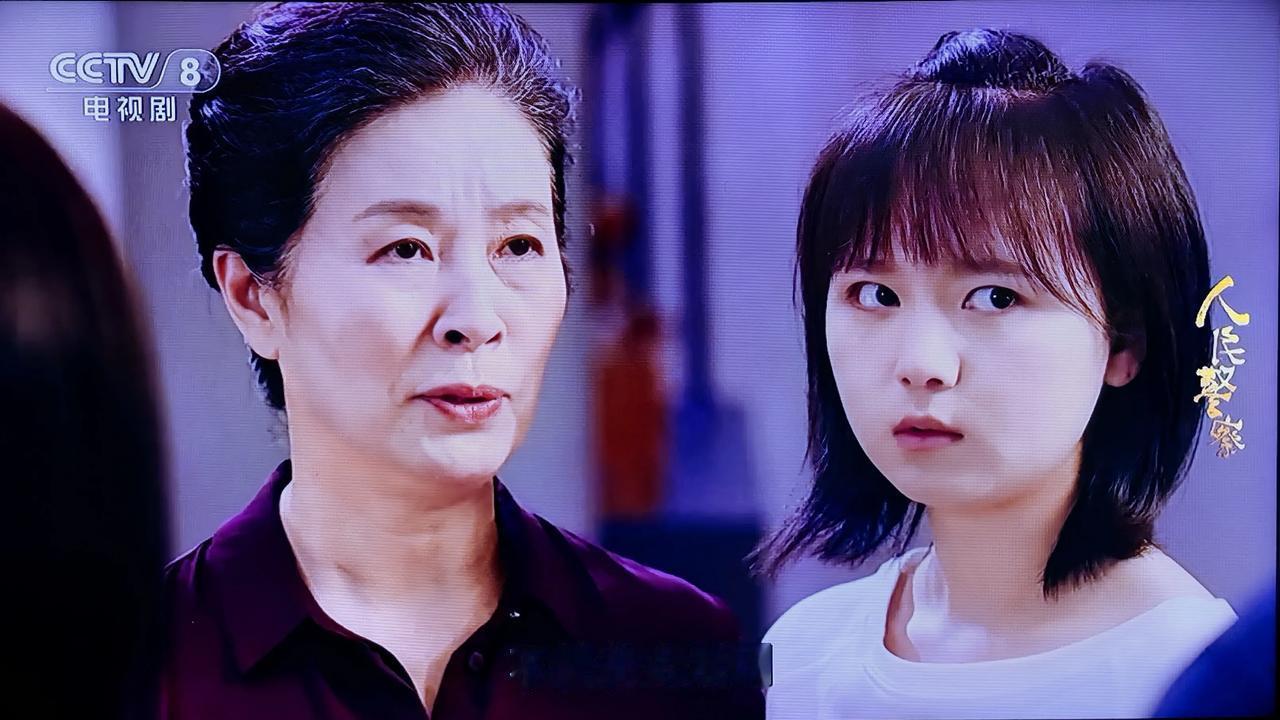 《人民警察》剧情设计的“悦悦”角色，令我失望。在家庭里，一个初中女生，大人口气，