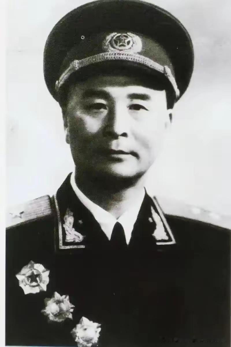 1936年荒山惊魂！大娘发现草丛怪响，拨开一看浑身是血，战士一举动让人泪目
 