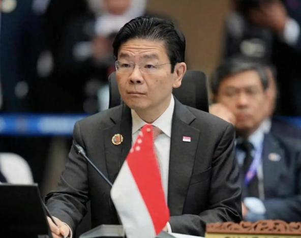 新加坡总理黄循财估计要“瑟瑟发抖”了，前些日子他还丝毫不掩饰对日本的赞美，现在日