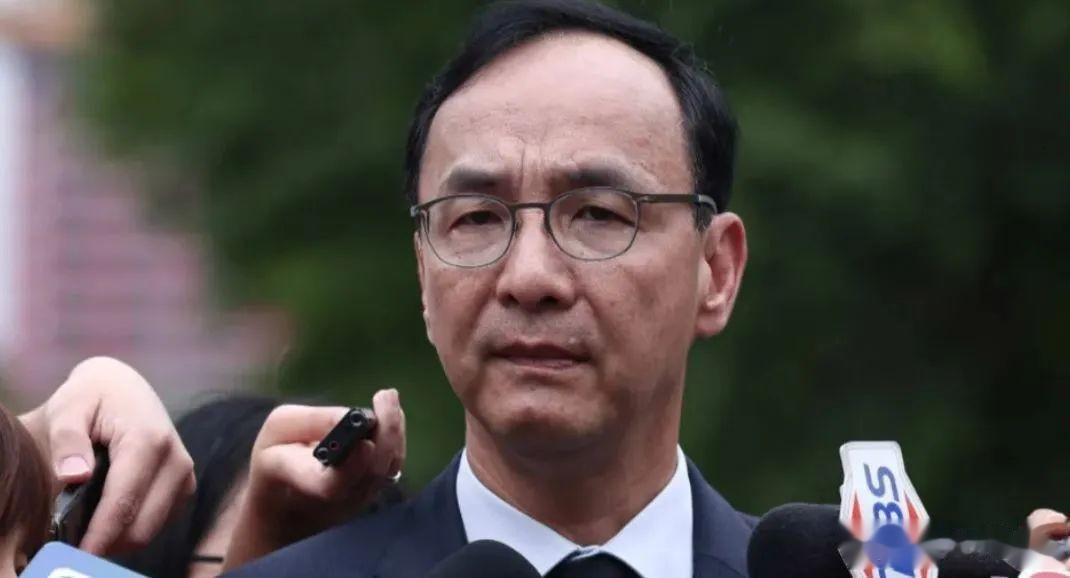 朱立伦将国民党“征召”由原先的5月17号延期到24号，引发侯友宜支持者的不满，不
