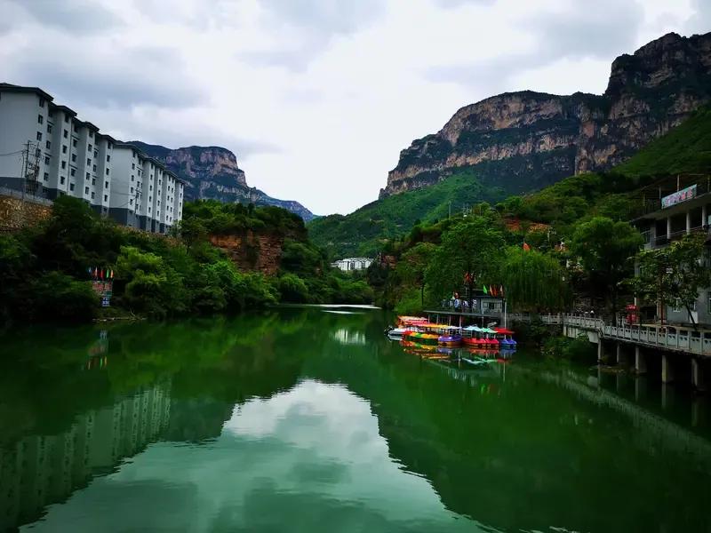 对上：万山绿色观风景，
出下：千里冰封望雪飘。