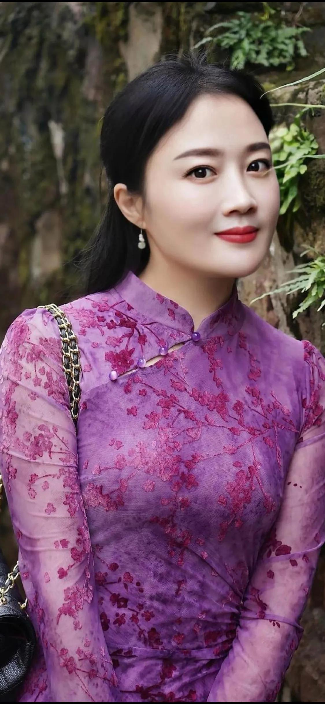 命，只有一次，但要命的事情，不止一件。
人活着太不容易了，总不能只为了自己，不去