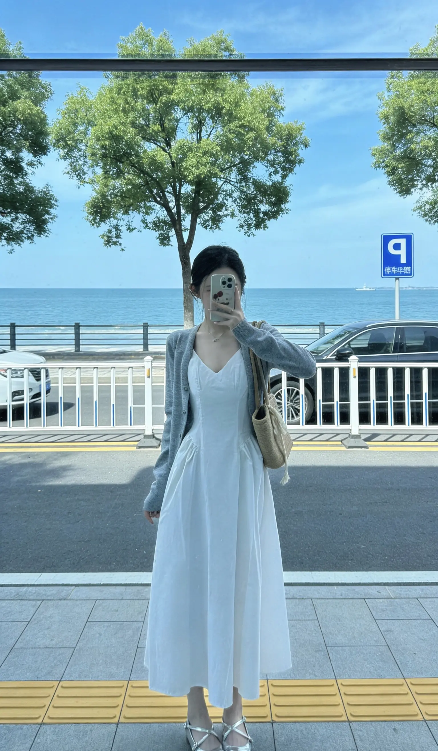 如果幸福很难 那就好好赚钱 变得漂亮又有钱 没钱最丢人生命中最美好的样...