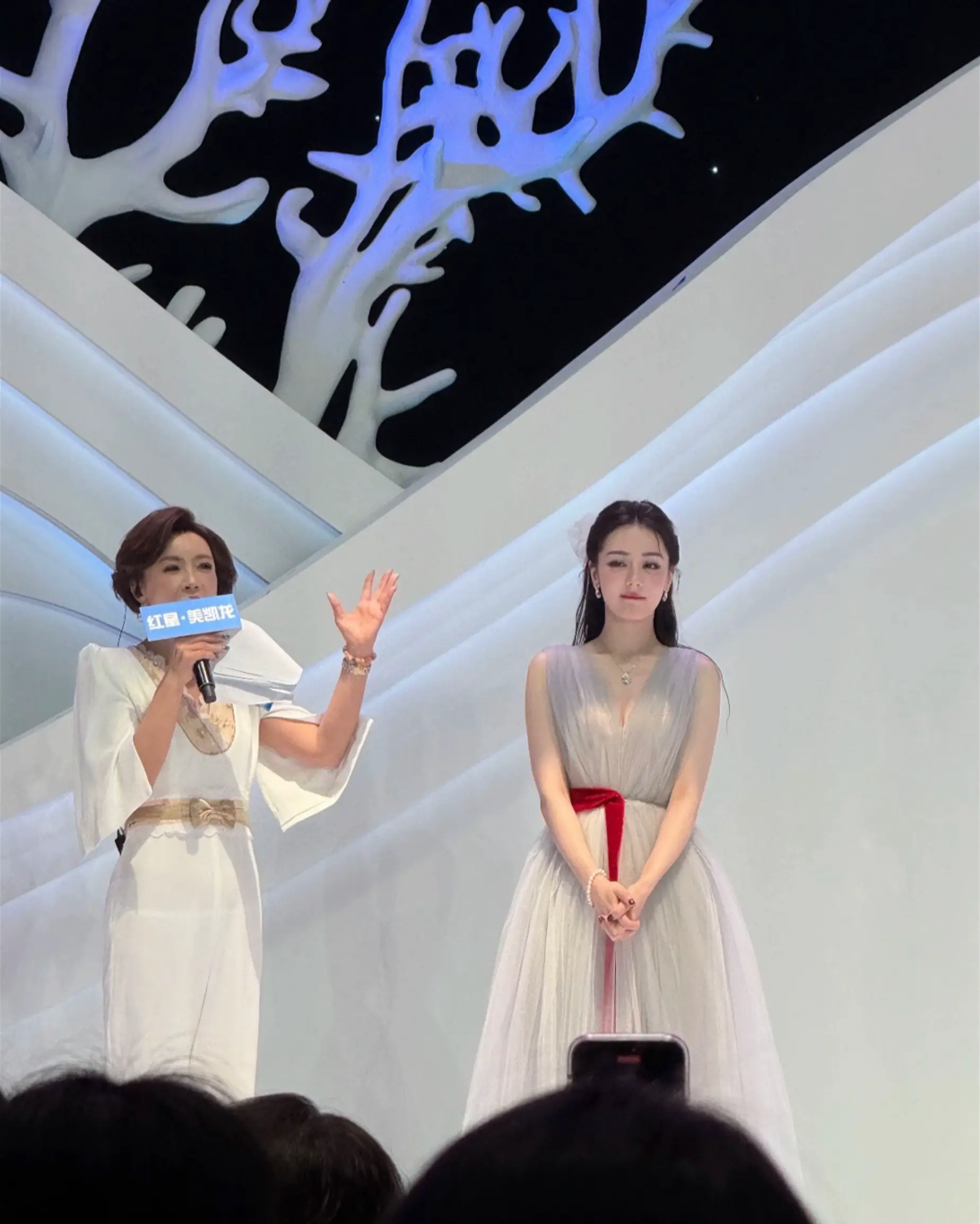 生图的神！！现实中本人实在是太美了。红星美凯龙