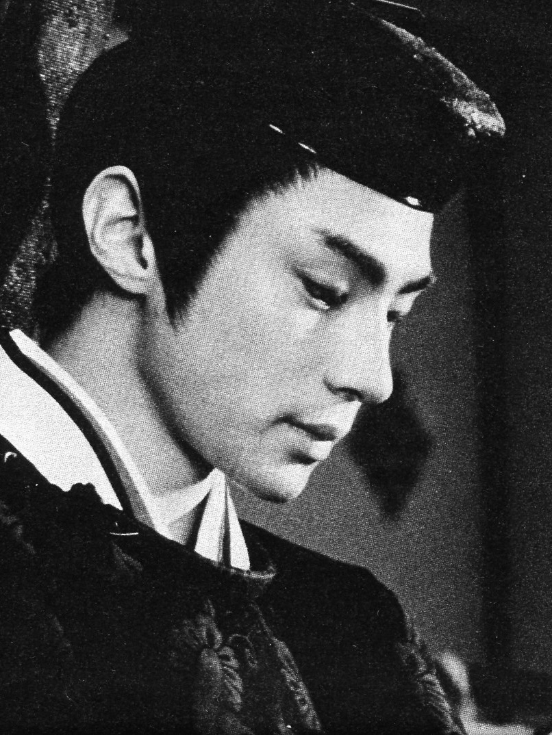 1991年，东山纪之扮演的光源氏，在《源氏物语》中的一幅剧照。 ​​​