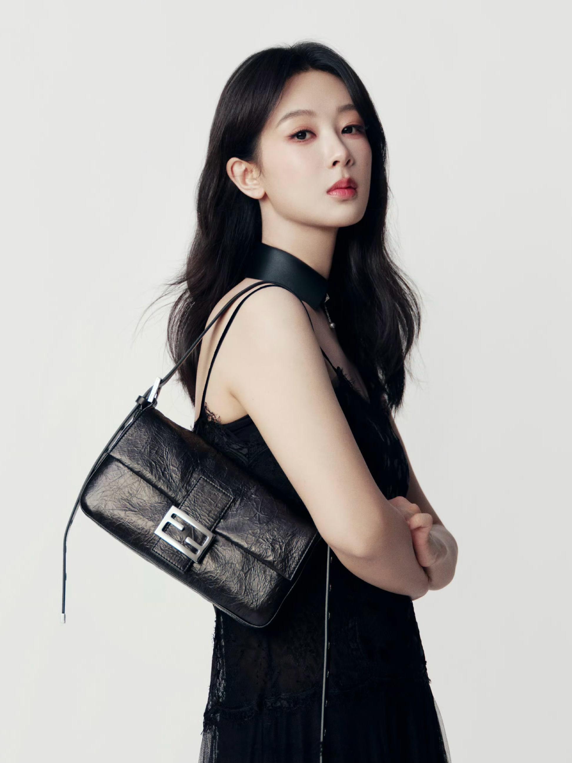 杨紫 杨紫 x FENDI┊新晋白玉兰视后的新合作，身穿FENDI 2026秋冬