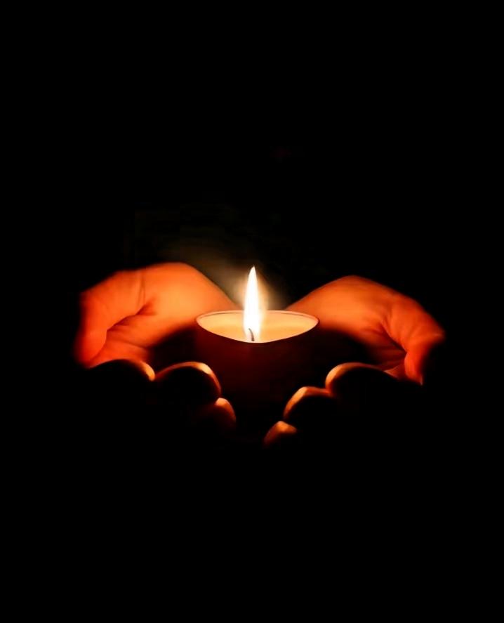 一位殡葬公司经理吐槽：“现在年轻人太不像话，我们都要失业了！”

每天都有人离世