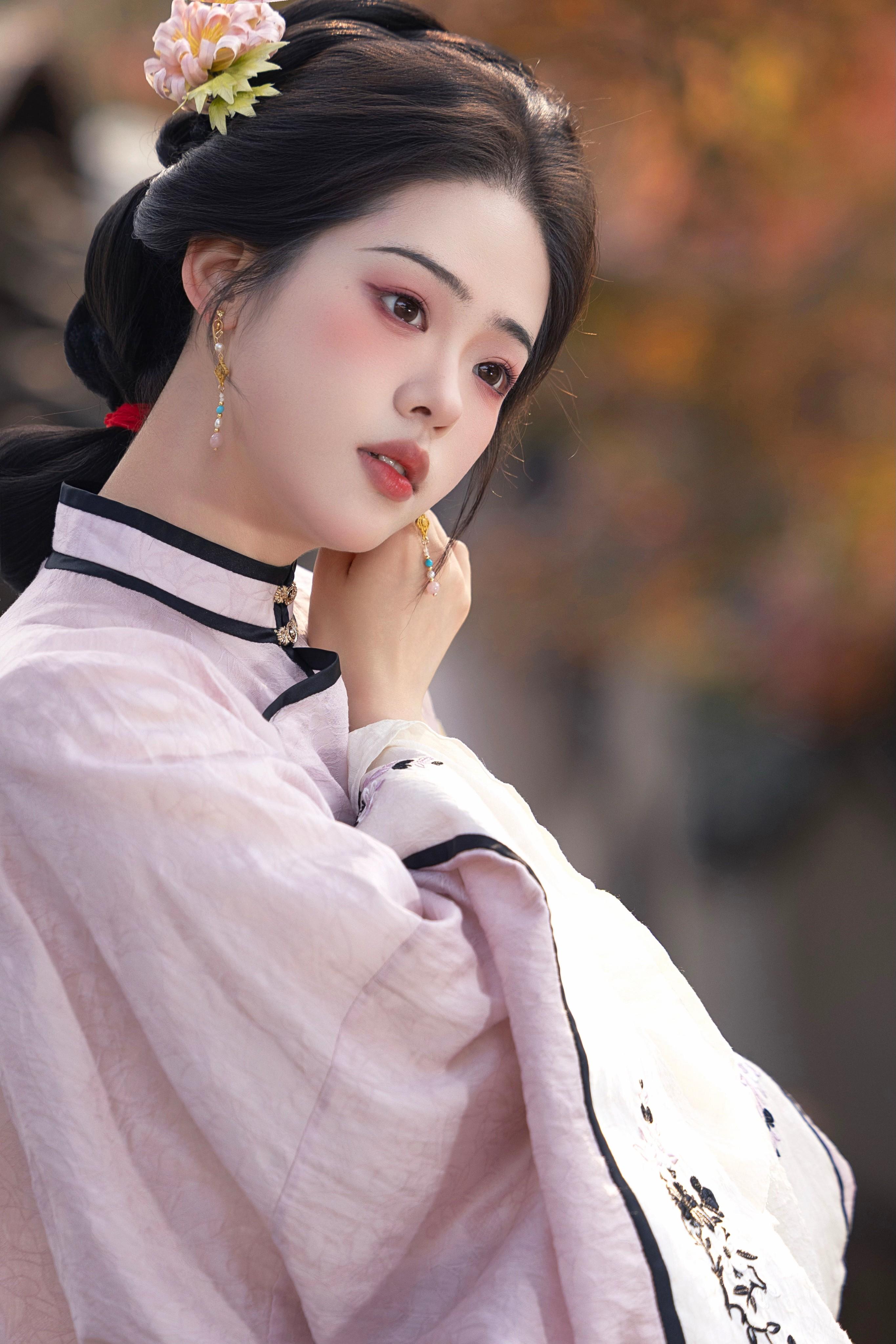 ‘ 一年好景君须记、最是橙光橘绿时 ’。