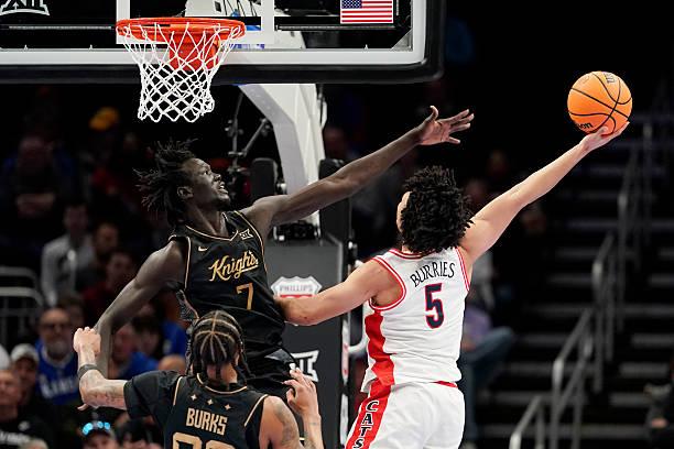 全美第2号种子亚利桑那大学坐镇主场以81比59战胜了中佛罗里达大学。本场比赛中，