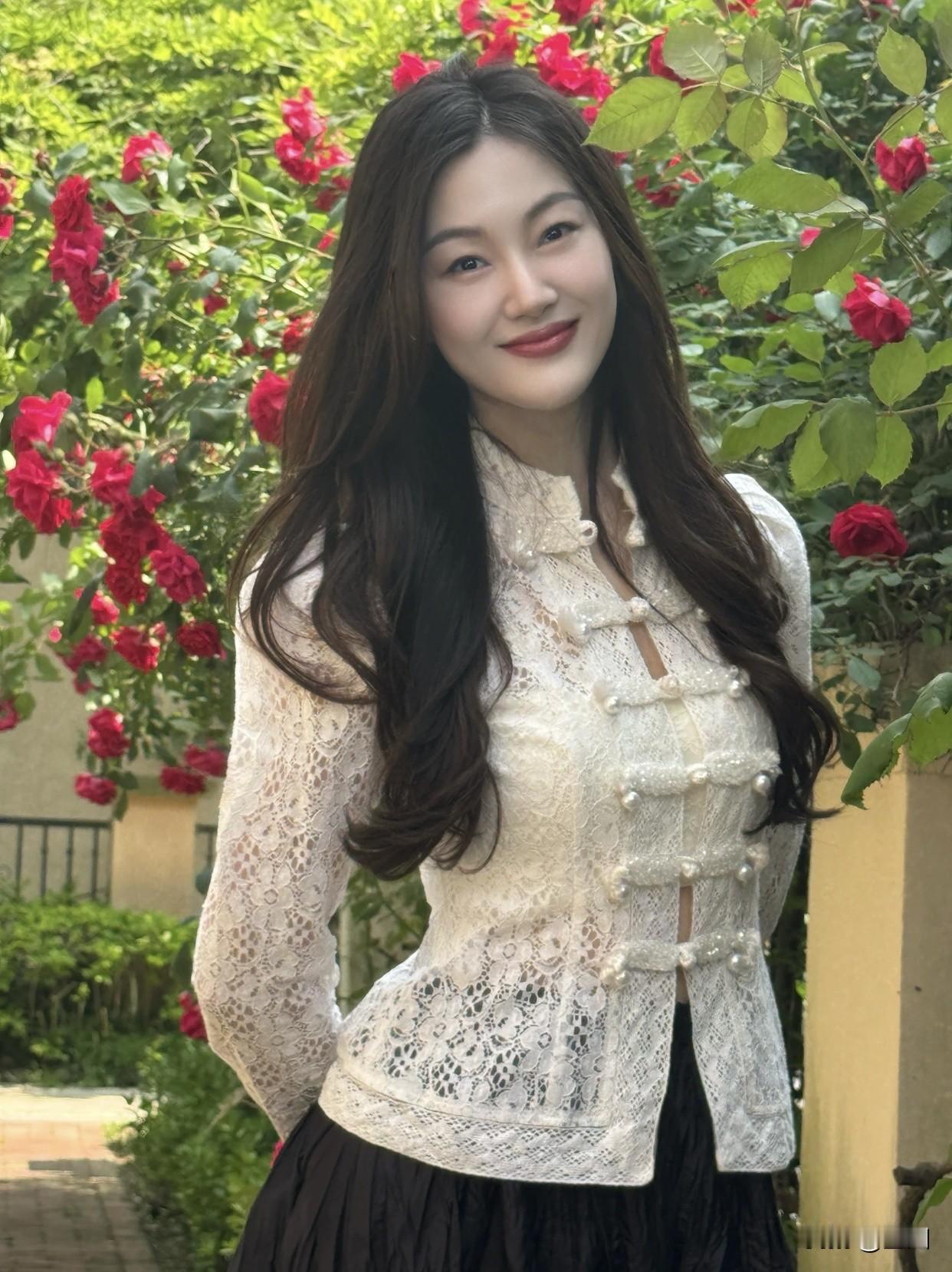 见过最好看的女孩是什么样子真正的美不止于此。她骨子里干净通透，说话有分寸，待人有