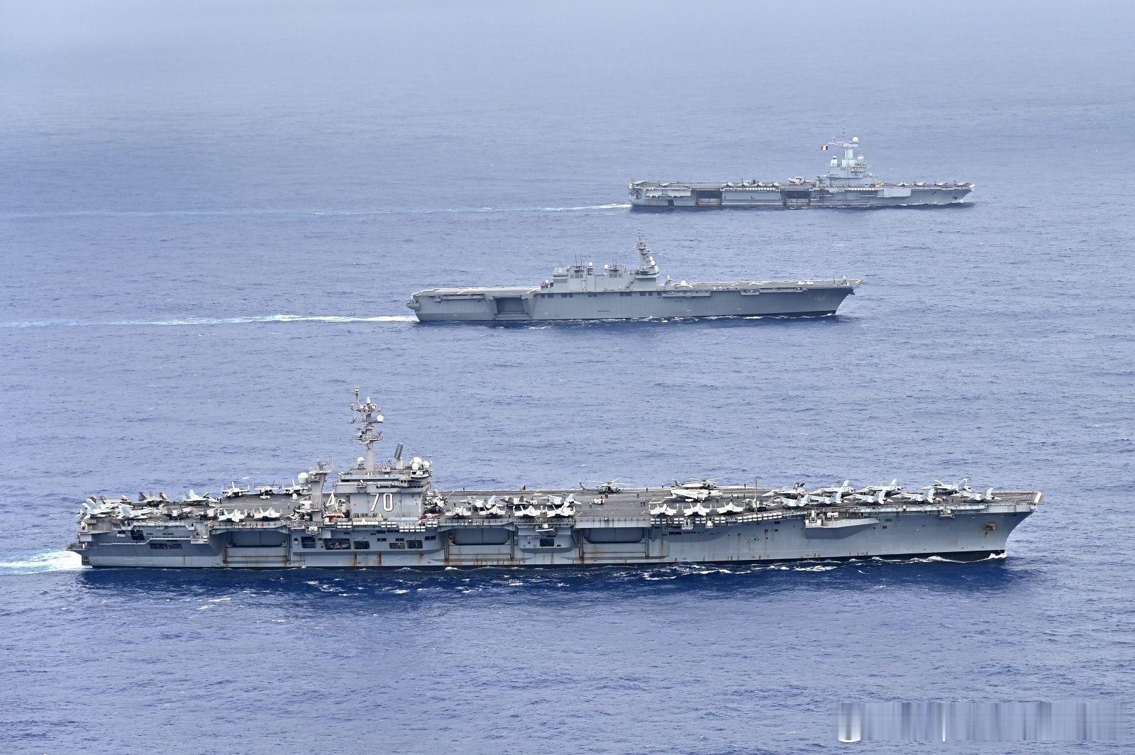 2025年1月美国海军“卡尔•文森”号航母、日本海上自卫队“加贺”号航母（日本称