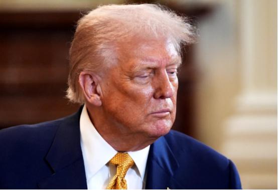 急了，美国公开喊话中国
 
当地时间3月25日，特朗普在社交平台官宣：他将在5月