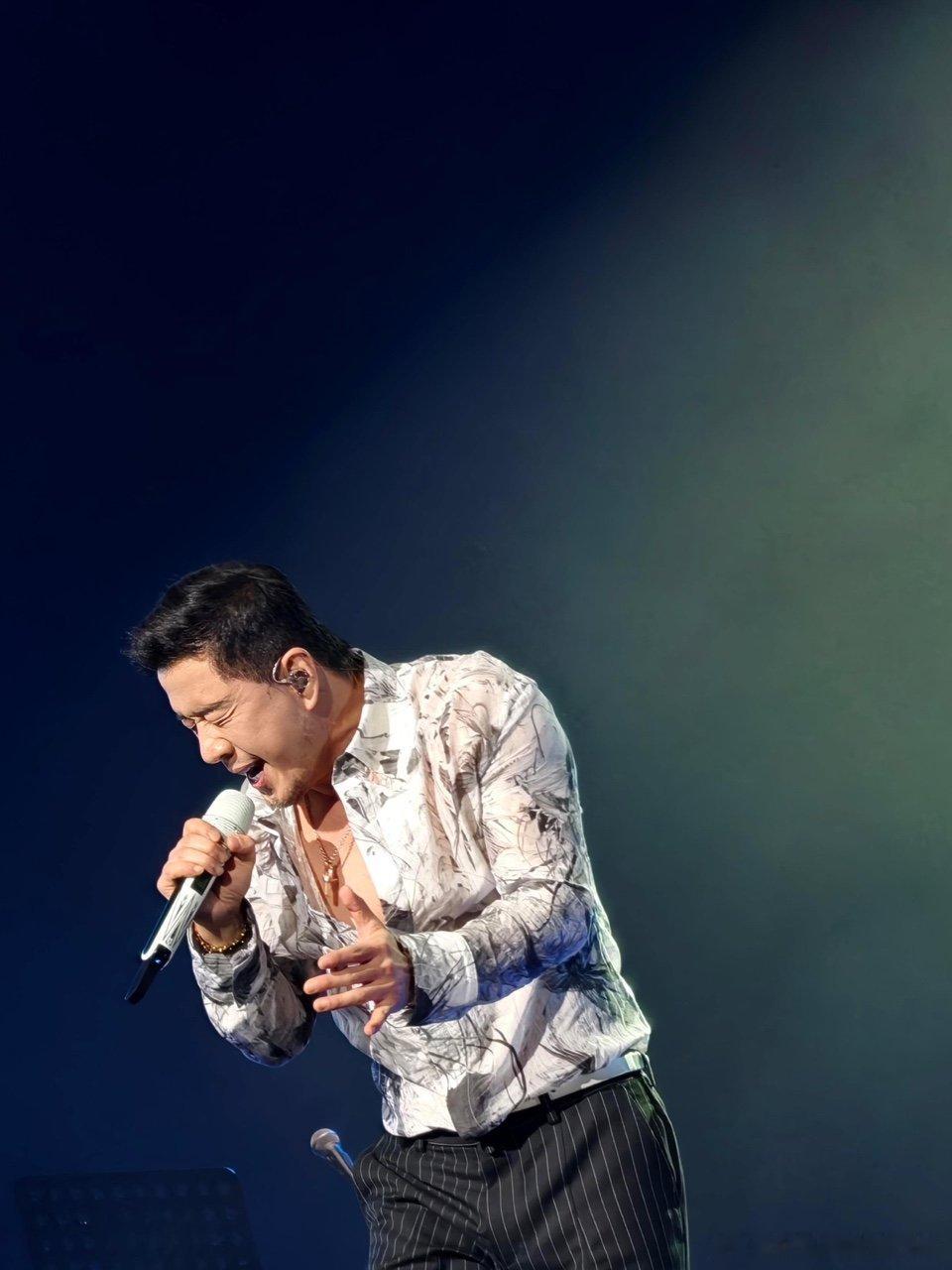 歌手感谢杨坤歌手2026行程错开错过突围赛有点可惜，母亲的河唱出温情，希望以后还