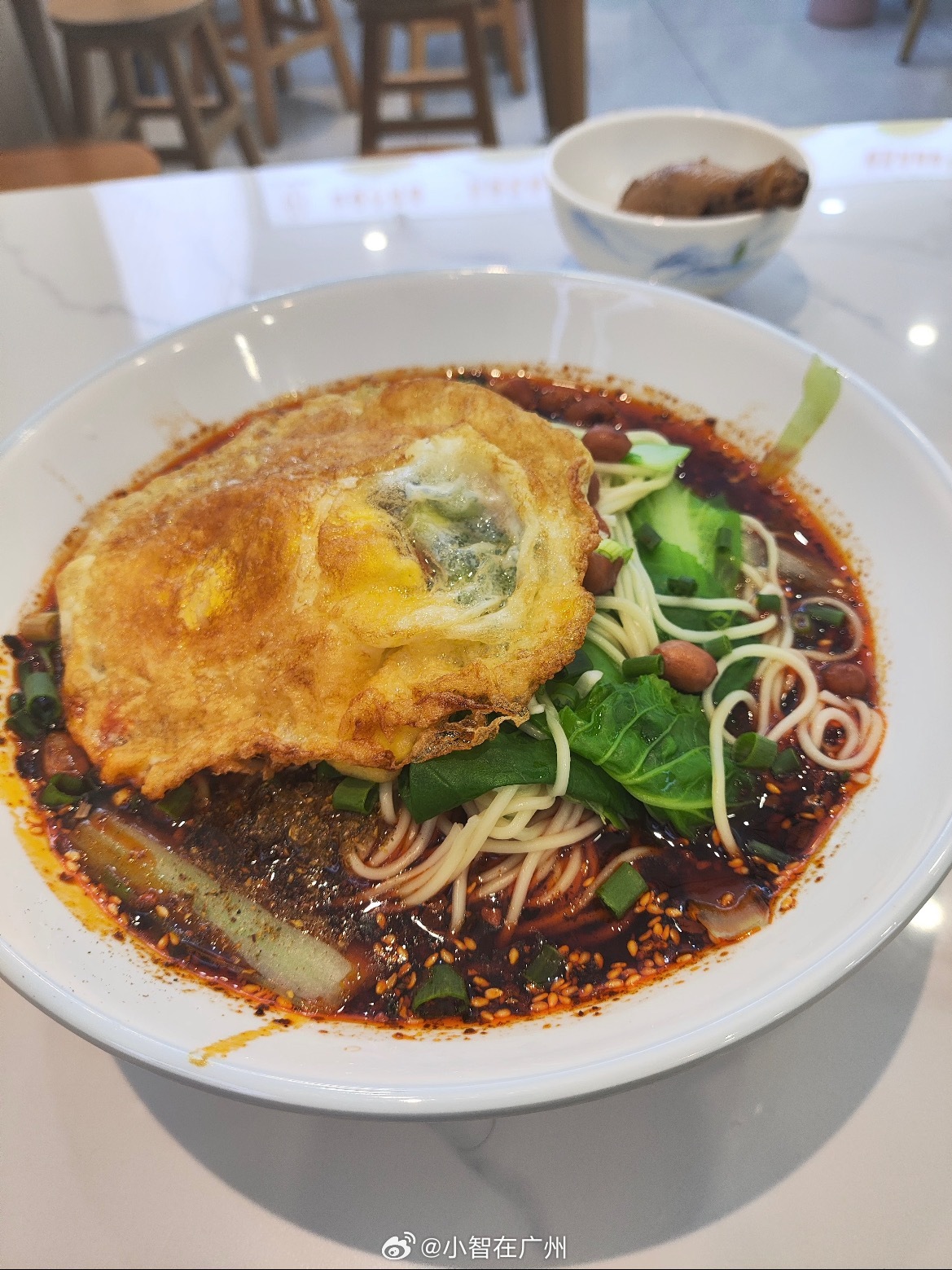 偶尔自己下厨或者去吃个面也行！外卖省事也便宜，但不能天天顿顿吃。很多外卖油盐很重