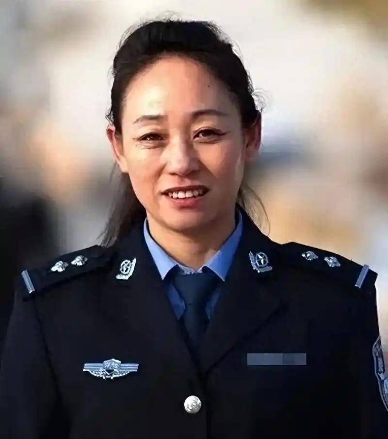 1998年，内蒙一女子自家商店被盗，女子通过足迹跟踪到盗贼，没想到女子竟然被破格