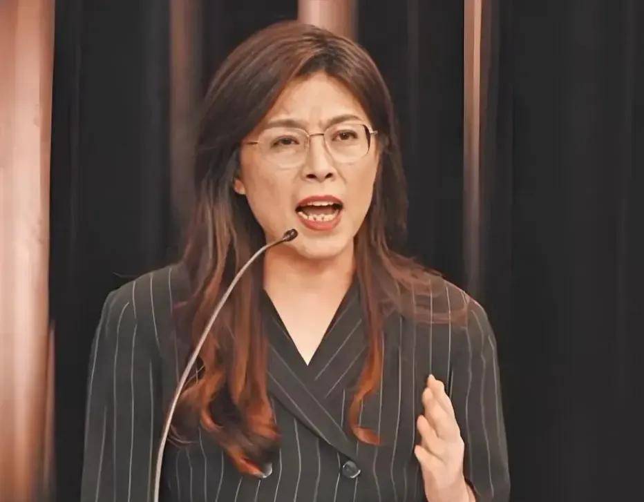 真是“言之凿凿，立论惶惶”啊！

在抗战纪念活动上，郑丽文竟宣称：不要记恨日本。