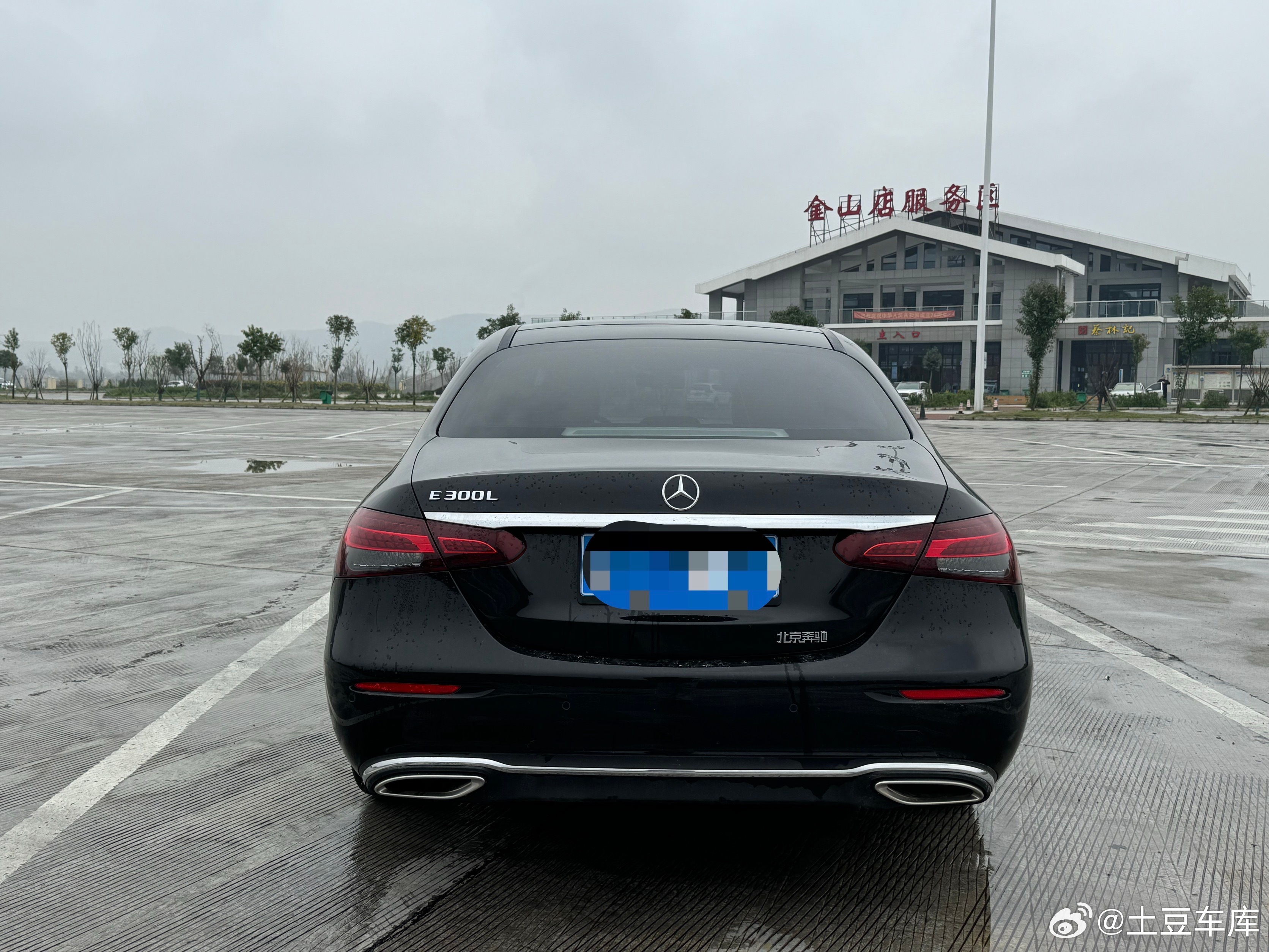 最新到店奔驰E300L 这是我连夜奔赴1000公里来回 拿下老粉丝的 一手 小公