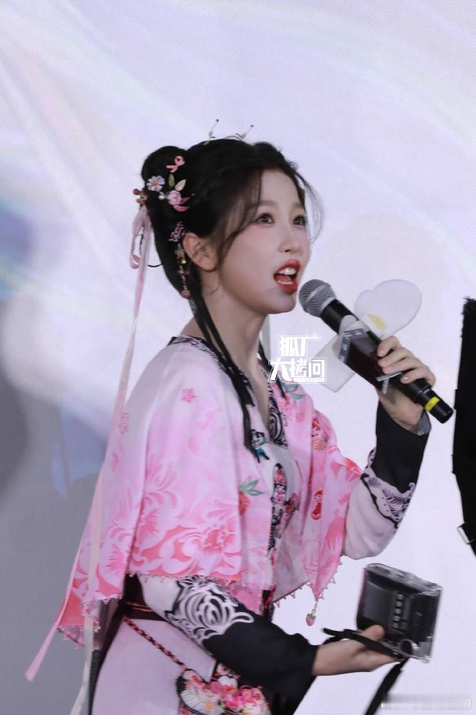 #虞书欣永夜星河现场生图##虞书欣让人心软软#《永夜星河》虞书欣生图，凌妙妙的粉