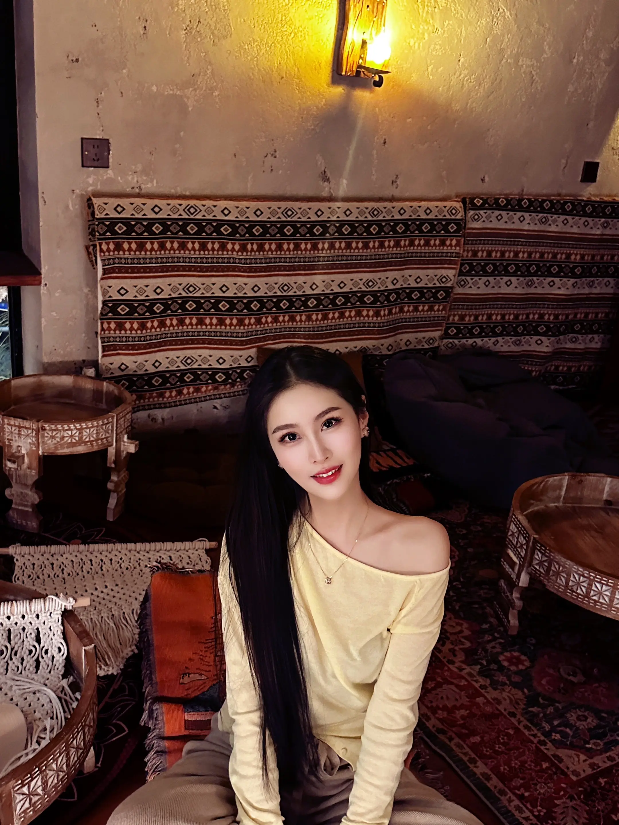 这个年代不缺感情 缺真情 细水长流的日子不说永远说珍惜