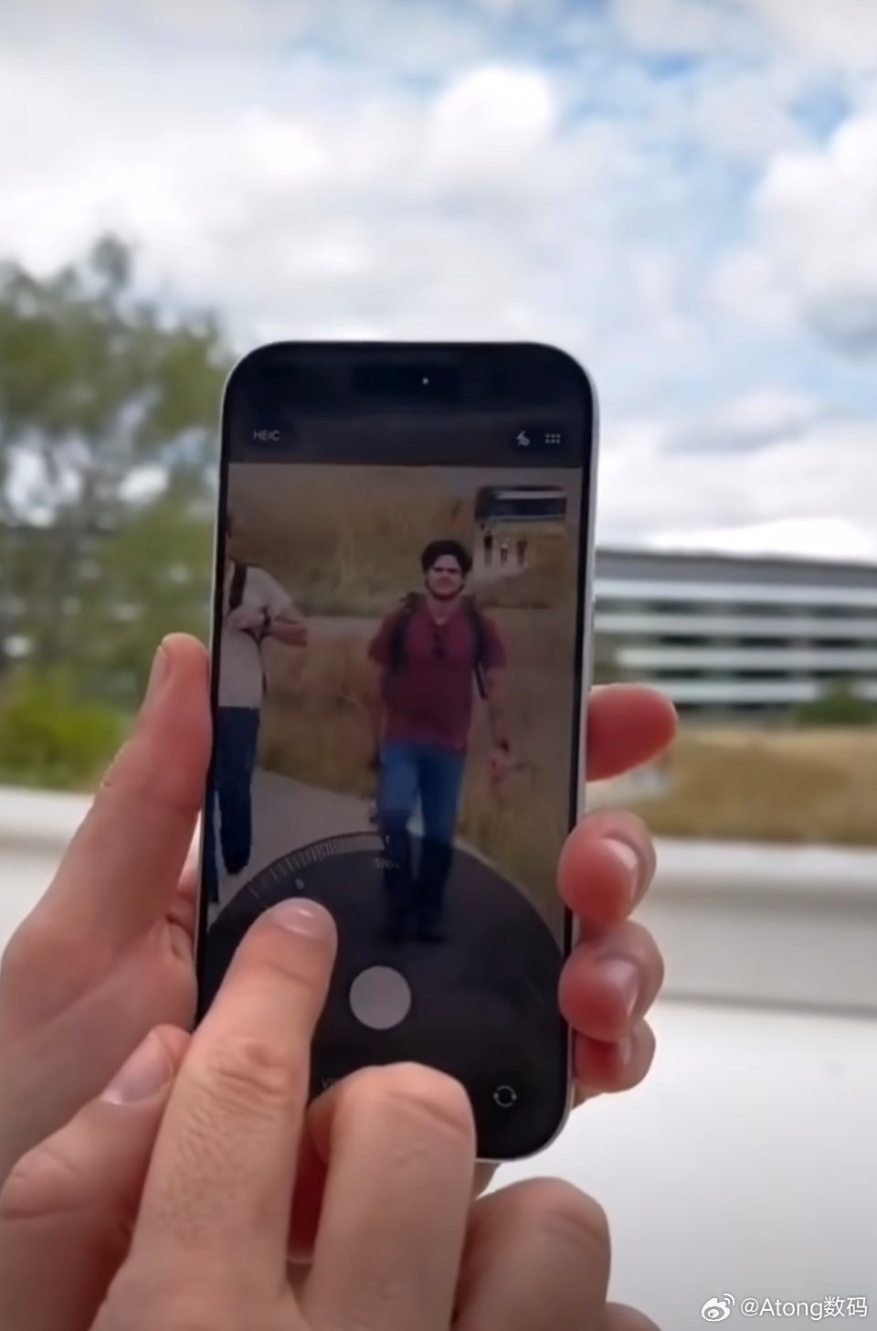 iPhone17Pro相机是疯狂的苹果也是玩上安卓剩下的了[泪奔][泪奔]老套路
