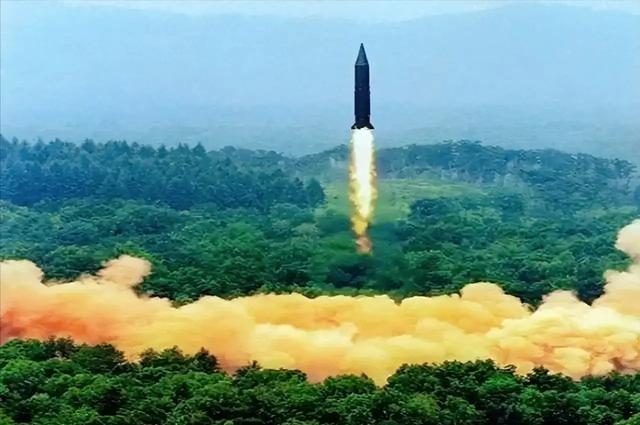 有人算过一笔账：中美开战，美国打的是中国内陆，中国打的是美国基地——这是，“吃亏