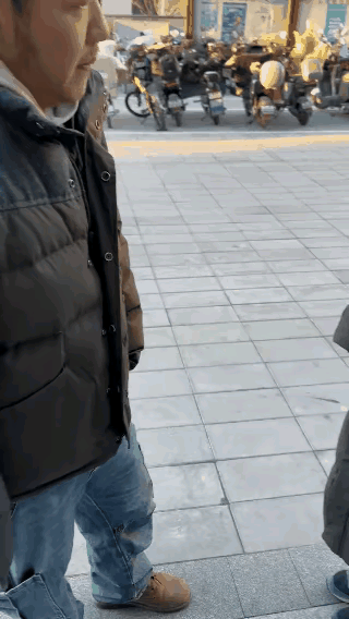 看来她们几个不能在一起。