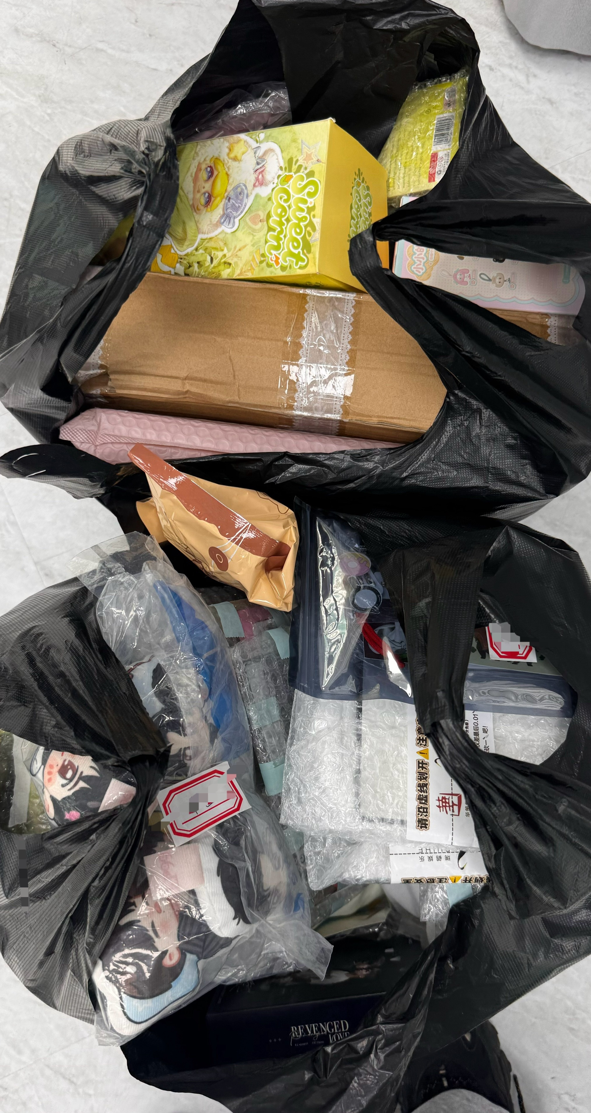 论米子有多大的力气为了让英国的gg能收到物料，我竟然收了20多个快递，整整两大袋