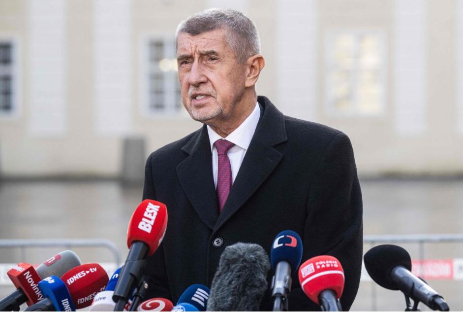 捷克打响“援乌反击第一枪”！拒掏一分钱，欧盟千亿俄资产援乌计划浮出水面
 
12