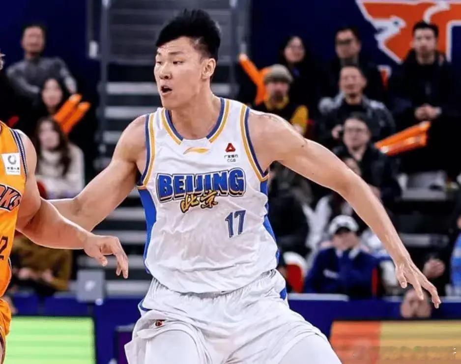 拿600万，空篮不进+0分1板3犯，球迷乐了：给你5星，把我逗笑了上赛季就开始低