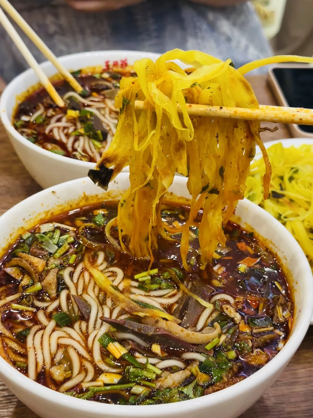 太原！！在老军营吃到人生红油羊杂！金丝烙饼